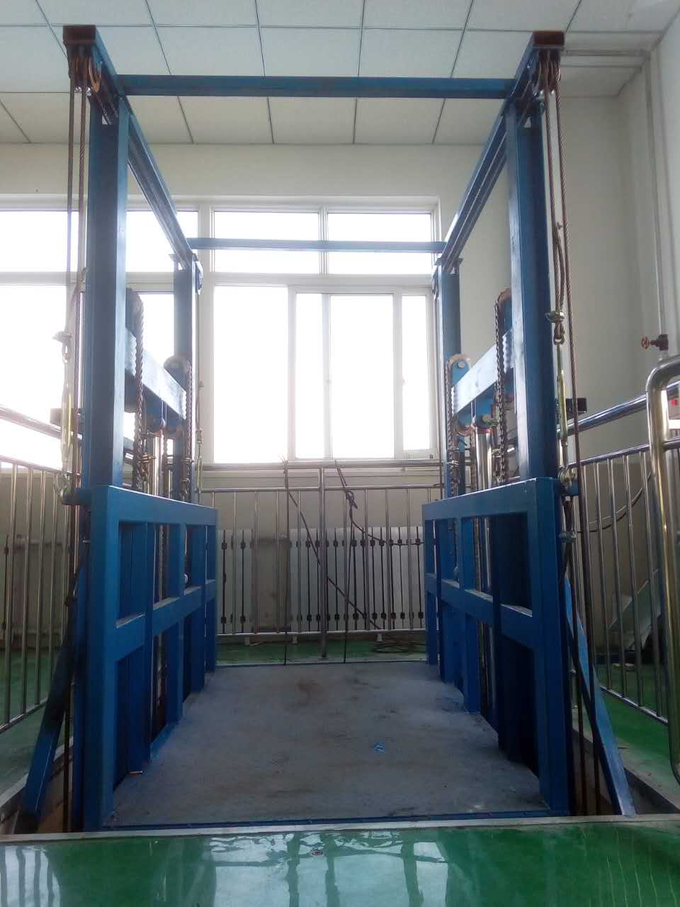 升降平臺主要應(yīng)用領(lǐng)域(圖1) 1621567691.jpg